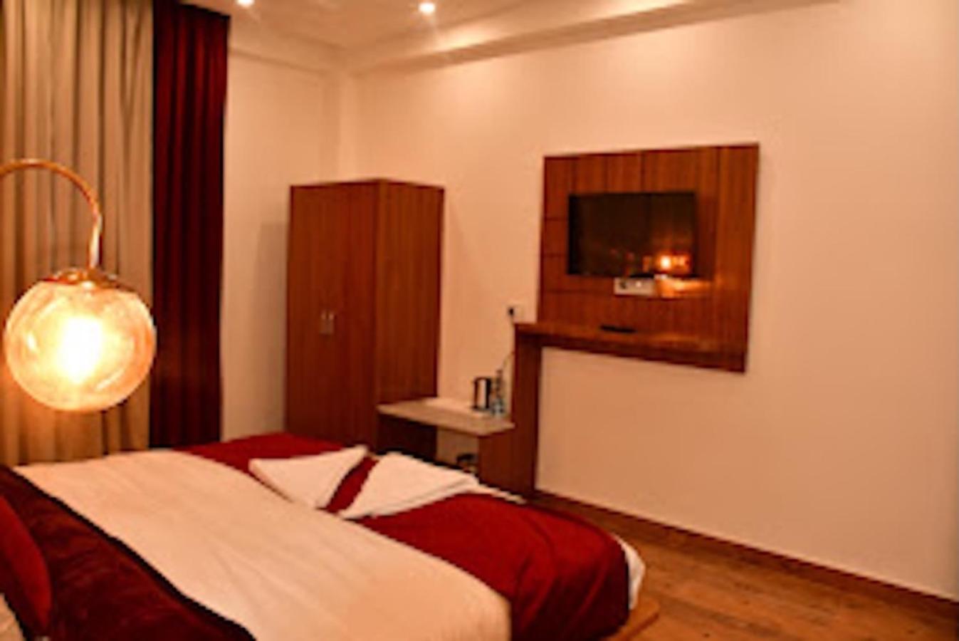 Hotel Mountain Majesty's Inn,