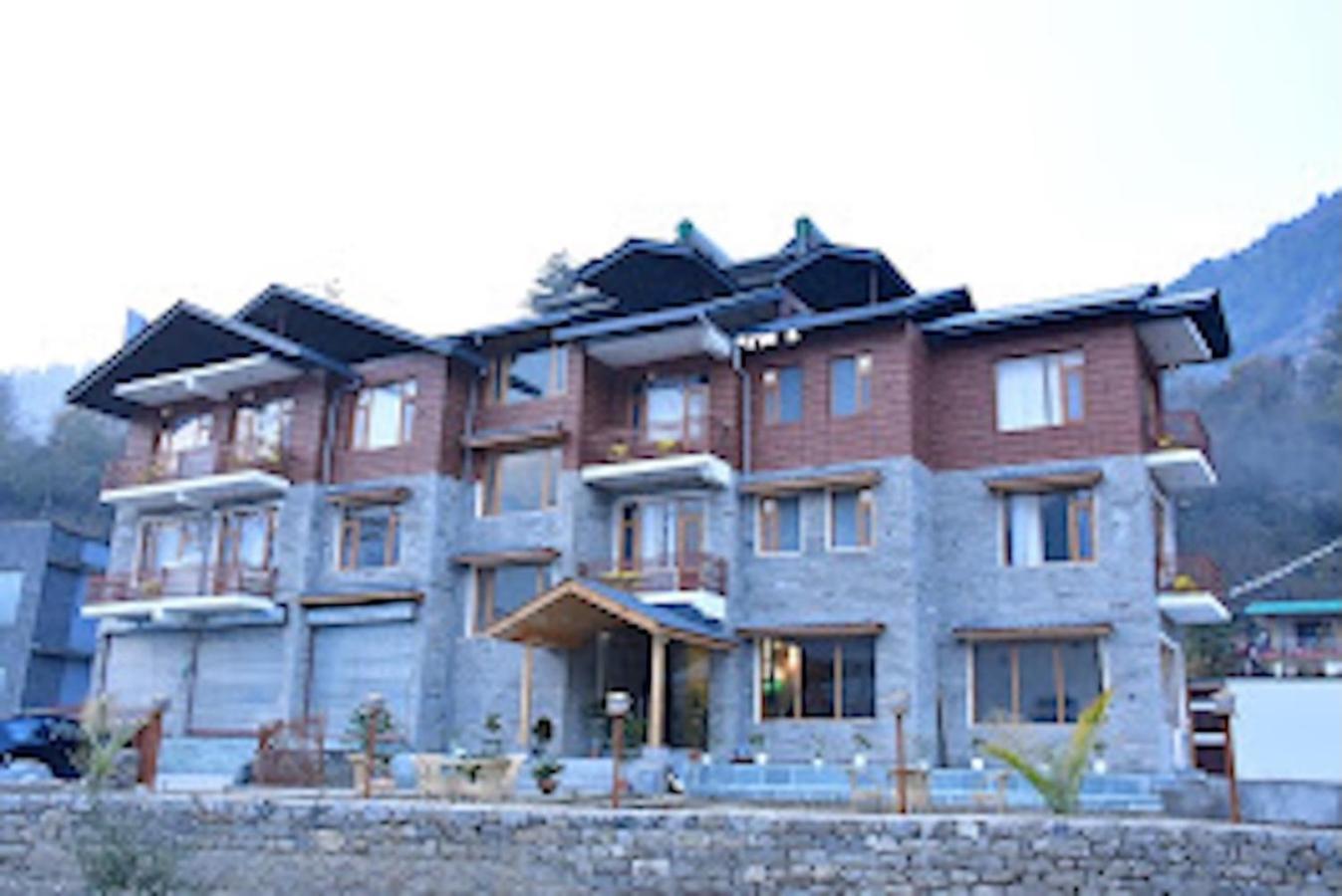 Mountain Majesty's Inn,